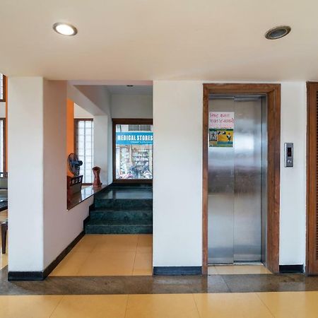 Oyo 44695 Hotel Mango Sawantwadi Exteriör bild