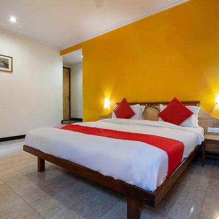 Oyo 44695 Hotel Mango Sawantwadi Exteriör bild